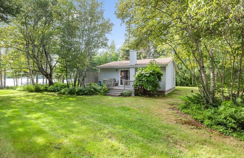 Queens County Cottage | Private Waterfront Cottage on the lake