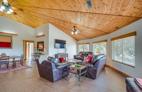 Palisades House | Private Yard and Fishing Dock Canyon Rim Retreat