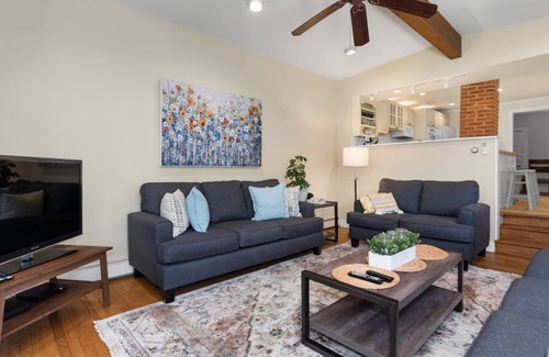 Historic District House | Private yard and screened porch at Historic happy home, steps to Main Street with parking