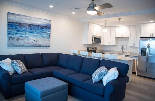 Hampton Condo | Prized 5th floor oceanfront location!