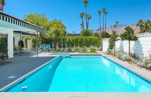 Canyon Corridor House | Professionally-Decorated Mid-Century Modern South Palm Springs Home
