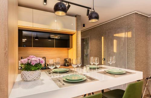 Tractorul Apartment | Promenada Studios