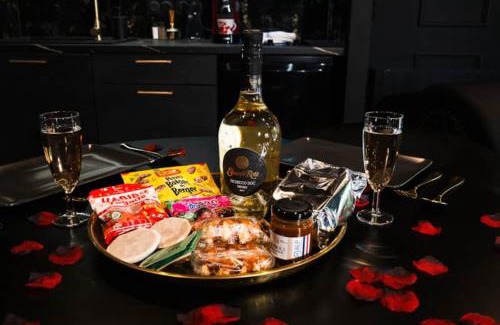 Hennebont Apartment | Promesse d'une nuit avec Balnéo privative