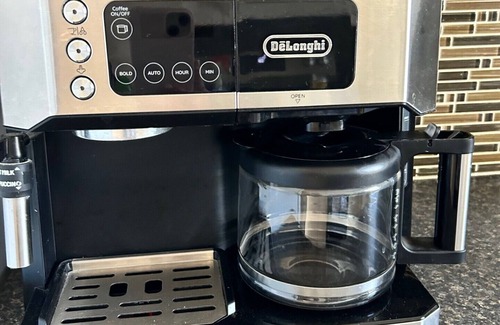 Kenora House | *PROMO* Road access 4 bdrm/2 bath house on Lake of the Woods-2 mins to downtown!