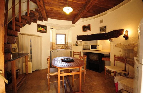 Saint-Chels House | Property 2 stone towers large shady enclosed garden with large swimming pool