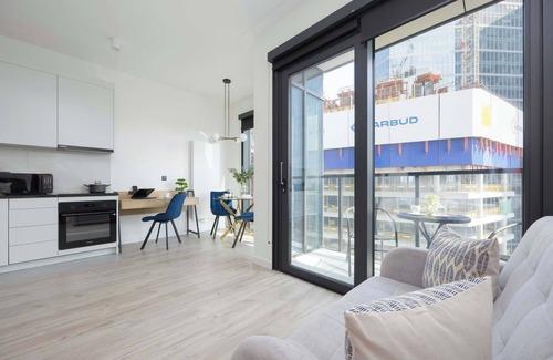 Centrum Apartment | Prosta 69D | Warsaw | Modern Studio | Parking