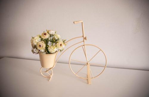 Hradec Kralove Apartment | Prostorný byt v centru u řeky, 2 ložnice, balkón