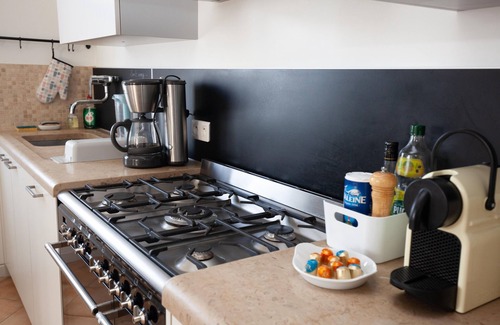 Martigues Villa | Provençal House with swimming pool, 4 bedrooms, garden, air-conditioning, 9 pers