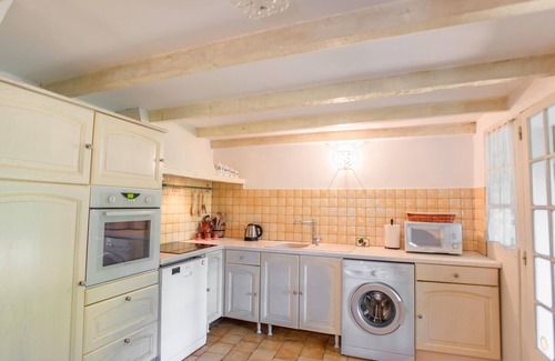 Barjols House | Provencal gîte with pool in unique location