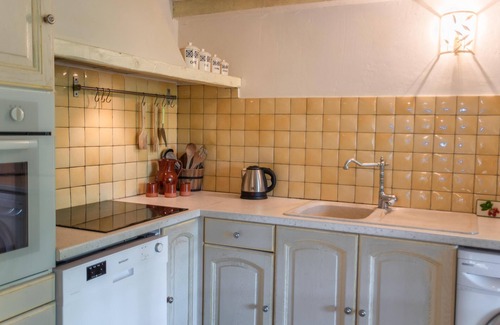 Barjols House | Provencal gîte with pool in unique location