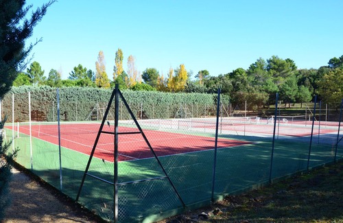 Tourtour House | Provencal house in private wooded grounds with swimming pool and tennis court. Sleeps 5.