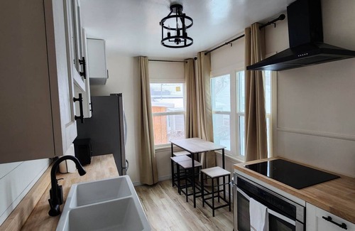 Foot Hills House | Provo Home! Close to BYU, Downtown Provo, 10 mins from Utah Valley University.