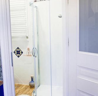 Cieplice Apartment | Przystanek w kolorach świata