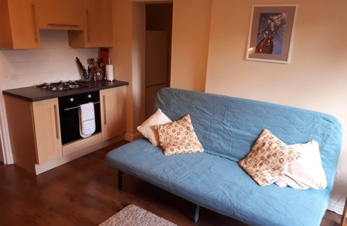 Mapperley Apartment | £85/night cosy annex in the beautiful suburbs of Nottingham. Close to shops!