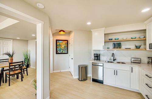 Des Moines Apartment | Puget Sound Views: Des Moines Apt w/Patio