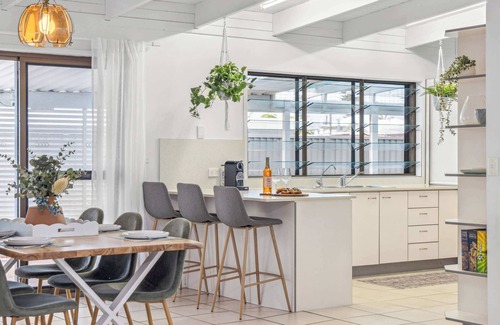 Golden Beach House | Pumicestone Beach House - 200m to the passage