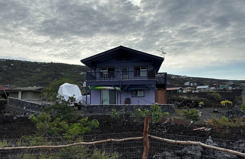 Captain Cook House | Purple House in Paradise