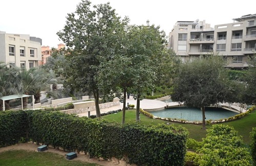 Nazlat Khalifah Apartment | pyramids Escapencity view Compound 6 of October