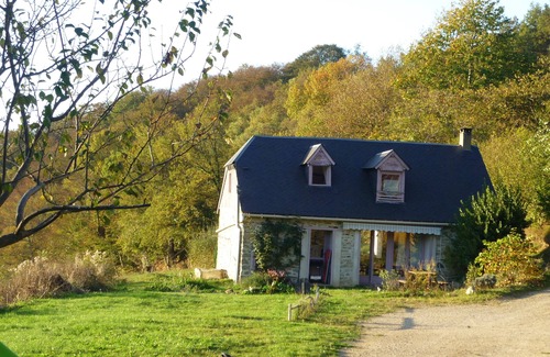 Lies House | Pyrenees-Cottage "La Grange de la Hulotte" (4/5pers) and Meditation Workshop.