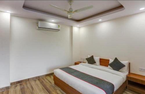 East of Kailash Hotel | QOTEL HOTEL, Lotus Temple