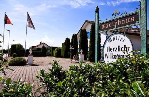 Kippenheim Apartment | Quadruple Room with Shower and Toilet - Bed & Breakfast in Kippenheim R. Müller