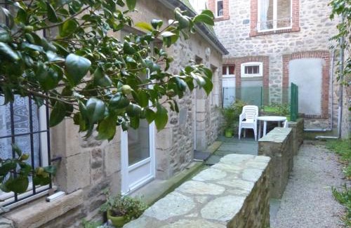 Saint-Vaast-la-Hougue House | Quai Vauban