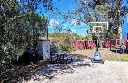 San Diego Apartment | Quaint 2 Master Bedroom Apartment close to everything in San Diego