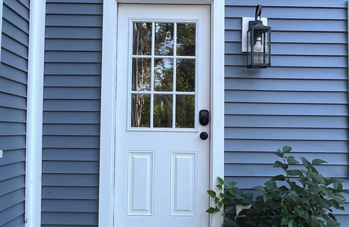 Framingham Apartment | Quaint apartment in charming Framingham, 5 Min to FSU