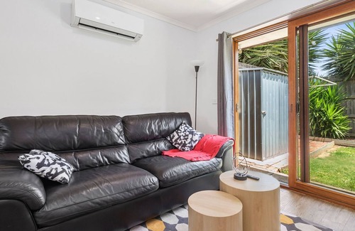 Norlane Apartment | Quaint & Fully Functional 1BR Retreat