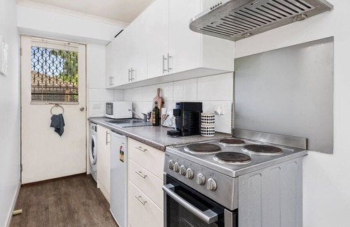 Norlane Apartment | Quaint & Fully Functional 1BR Retreat