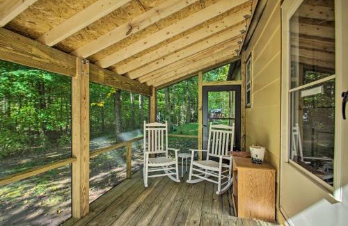 Hinton House | Quaint Hinton Hideaway - Hunt and Fish Nearby!