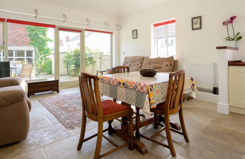 Usk House | Quaint listed building on edge of Brecon Beacons