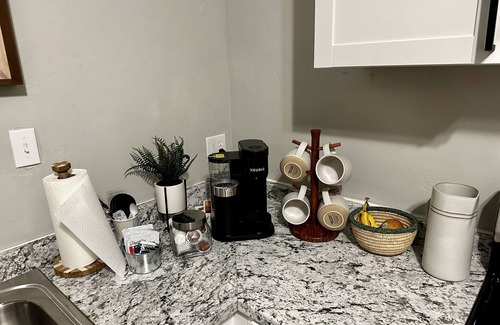 Turner Park House | Quaint & quiet boho bungalow 2min from TU/Expo Center & 10min from DT/BOK/Cains