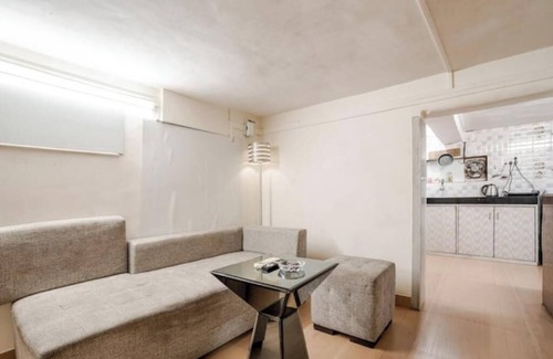 Pali Hill Apartment | Quaint studio in Bandra W. Pali Hill