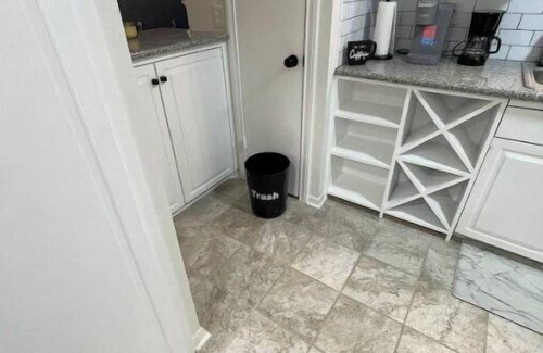 Houston House | Quaint Upscale 2BR Townhouse in the Galleria area