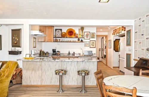 Cashmere Apartment | Quaint walkable to Cider House & Coffee Shop