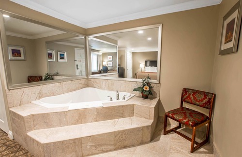 Downey Hotel | Quality Inn Downey