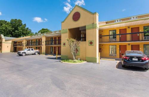 Kings Mountain Hotel | Quality Inn Kings Mountain