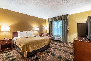 Newton Hotel | Quality Inn Newton at I-80