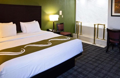 Seymour Hotel | Quality Inn Seymour I-65