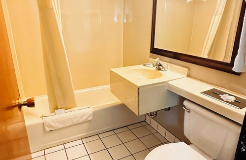 Merriam Park Hotel | Quality Inn St. Paul-Minneapolis-Midway