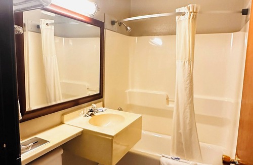 Merriam Park Hotel | Quality Inn St. Paul-Minneapolis-Midway