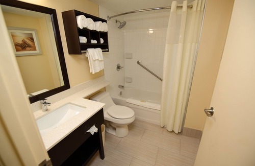 Bathurst Hotel | Quality Inn & Suites Bathurst