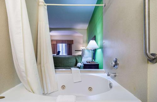 Harvey Hotel | Quality Inn & Suites near I-80 and I-294