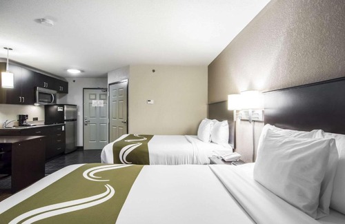 Thompson Hotel | Quality Inn & Suites Thompson