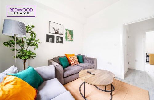 Rushmoor District Apartment | Quality Serviced Apartments in Aldershot Town Centre, Free WiFi By Redwood Stays