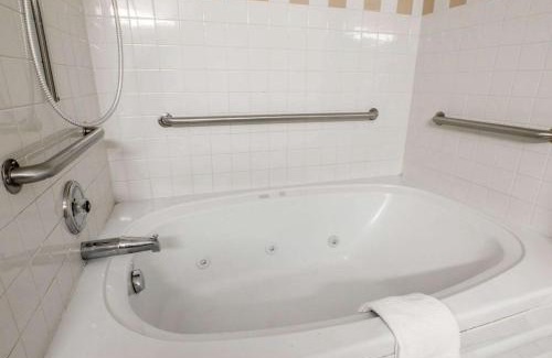 Otay Mesa Hotel | Quality Suites San Diego Otay Mesa