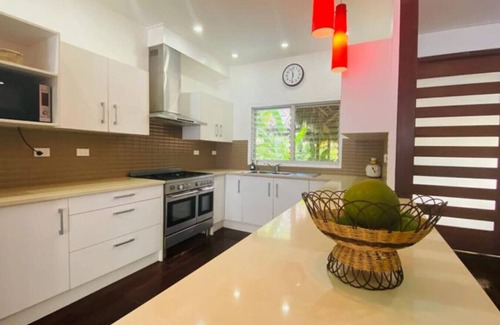 Mele Apartment | Qualius Lodge - Port Vila Bay`s 5 Bedroom WOW Property & Private Paradise by the Sea