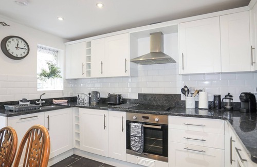 Beddgelert Cottage | QUARRYMAN'S COTTAGE, pet friendly, with open fire in Beddgelert