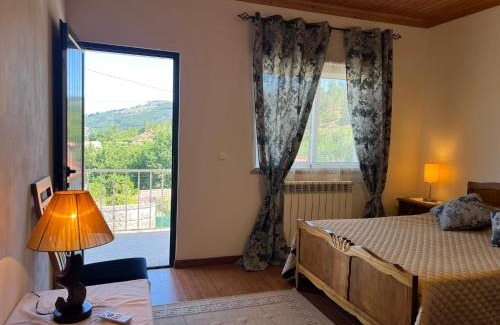 Mondim de Basto House | Quarto Familiar do Januário